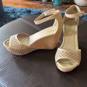 Kenneth Cole Reaction wedge sandals
